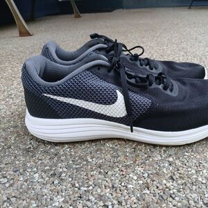 COPY - COPY - Men’s Nike sneakers size 10/5